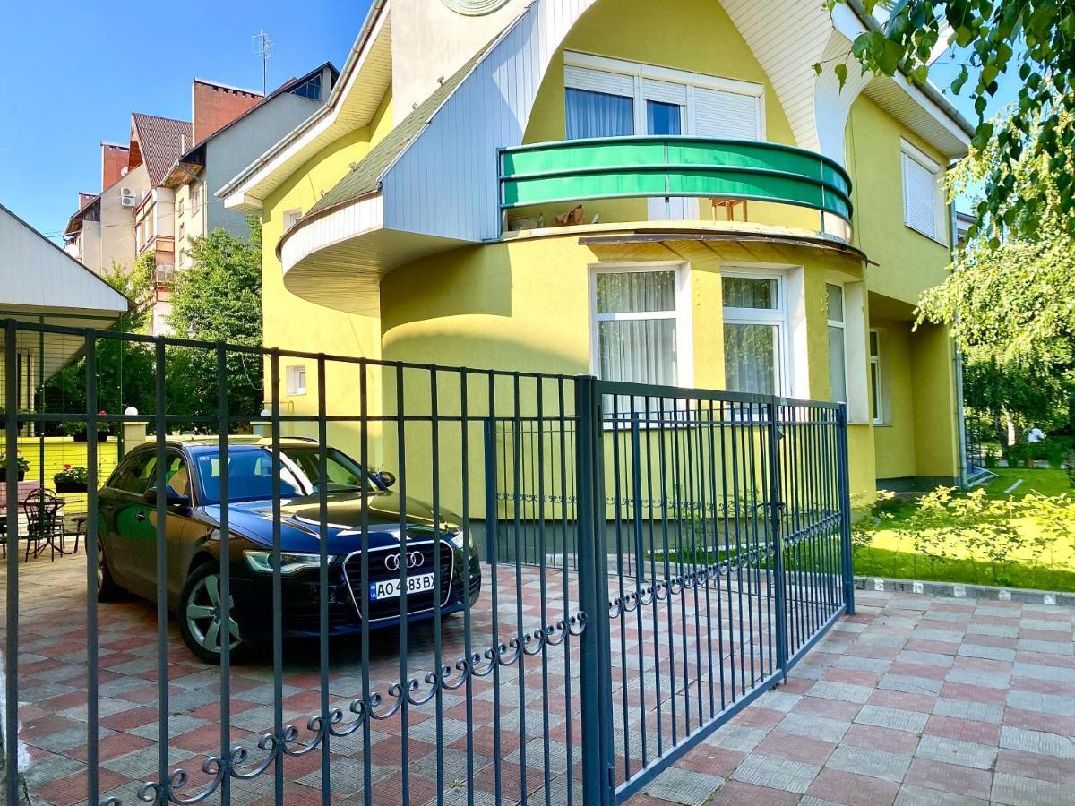 Авіа Lejlighed Uzjhorod Eksteriør billede