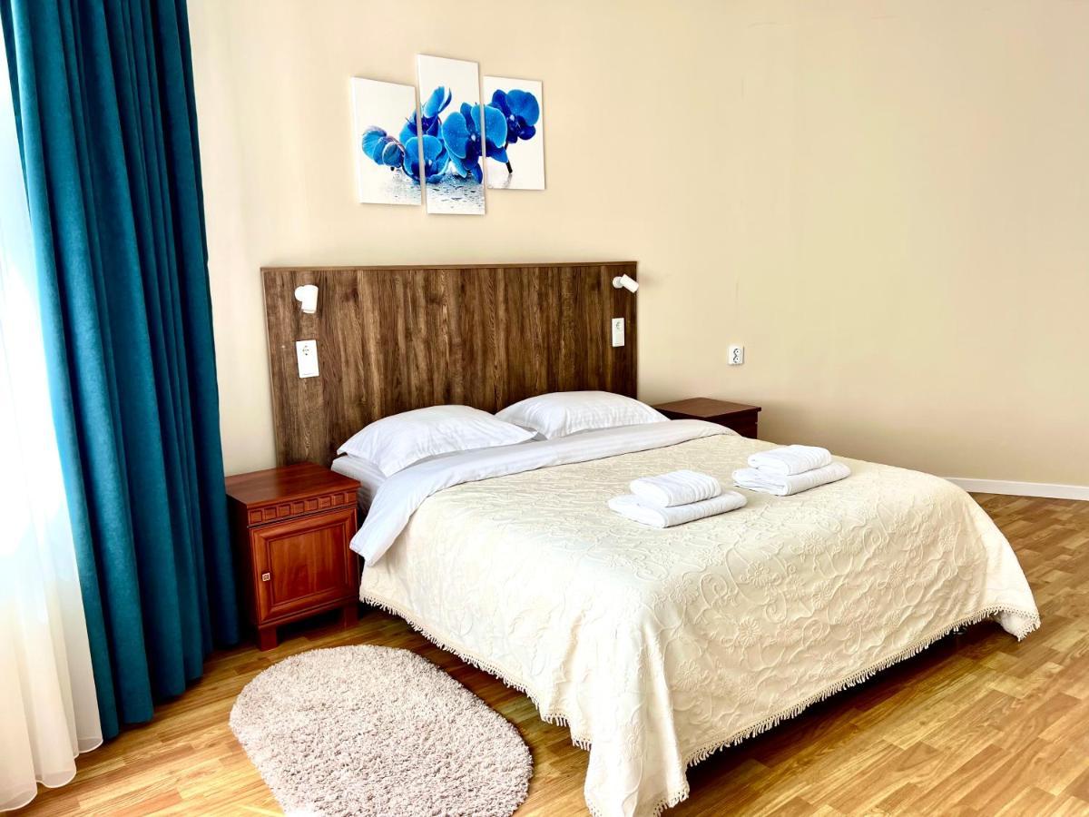 Авіа Lejlighed Uzjhorod Eksteriør billede