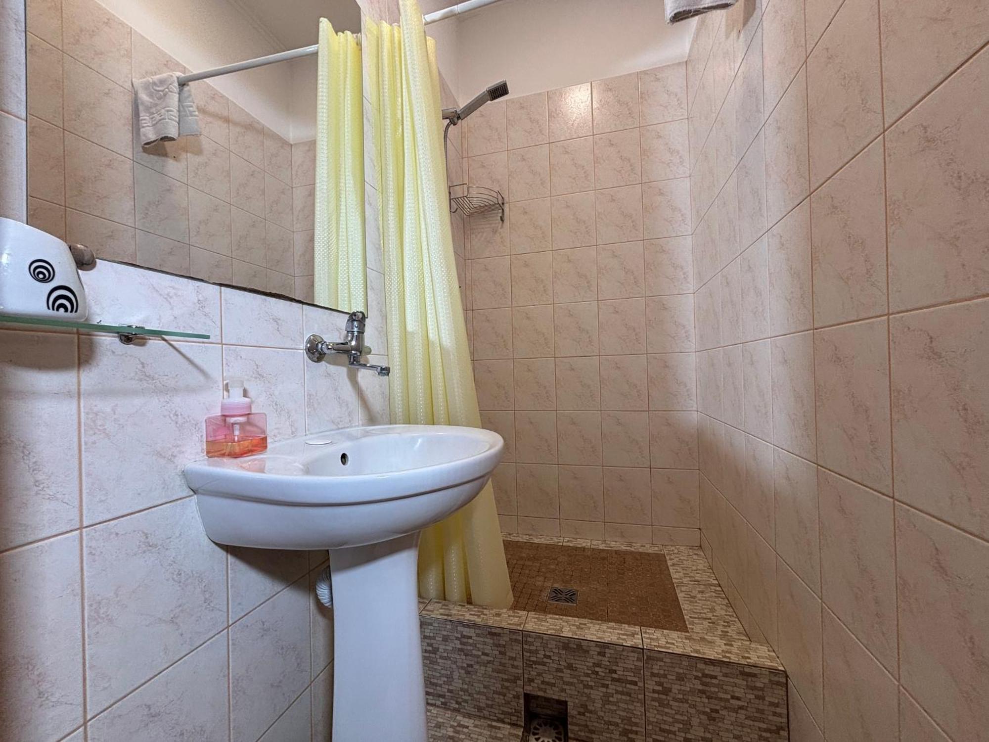 Авіа Lejlighed Uzjhorod Eksteriør billede