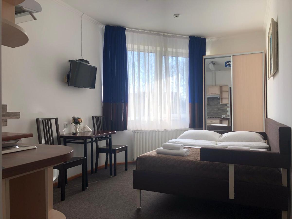 Авіа Lejlighed Uzjhorod Eksteriør billede